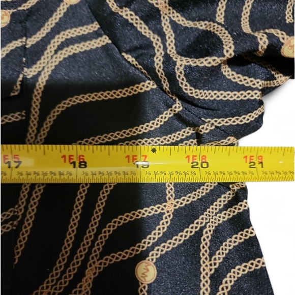 NWT MARC NY long sleeved ZIP front soft Blouse... modern, mature style . Size M - Picture 8 of 8